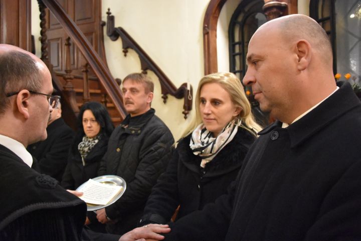 Jubiláló házaspárok megáldása az óévi hálaadó istentiszteleten