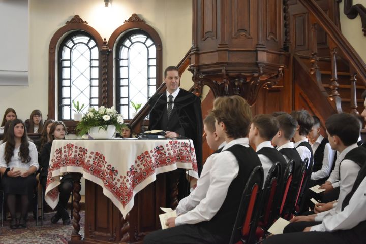 Neked mit jelent a konfirmáció? - helyszíni beszélgetés konfirmandus fiatalokkal