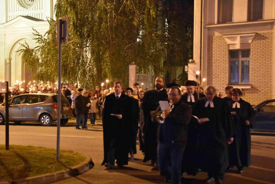 Fáklyás felvonulás a reformáció napján Fáklyás felvonulás a reformáció napján