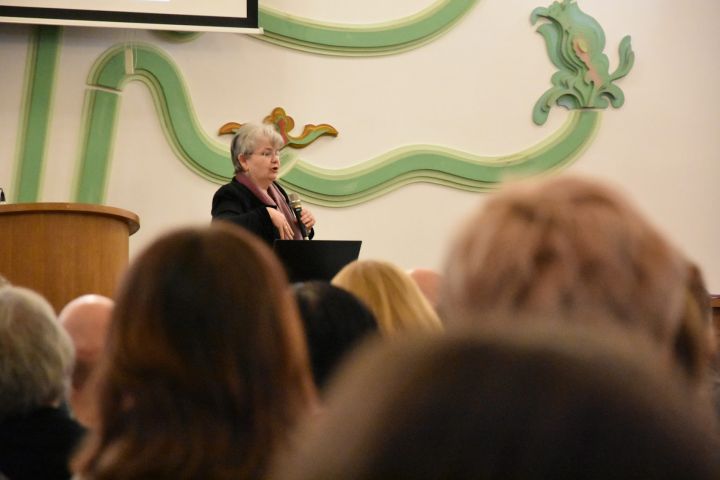 Fejleszt vagy rombol? - Pécsi Rita előadása a Szülők iskolájában