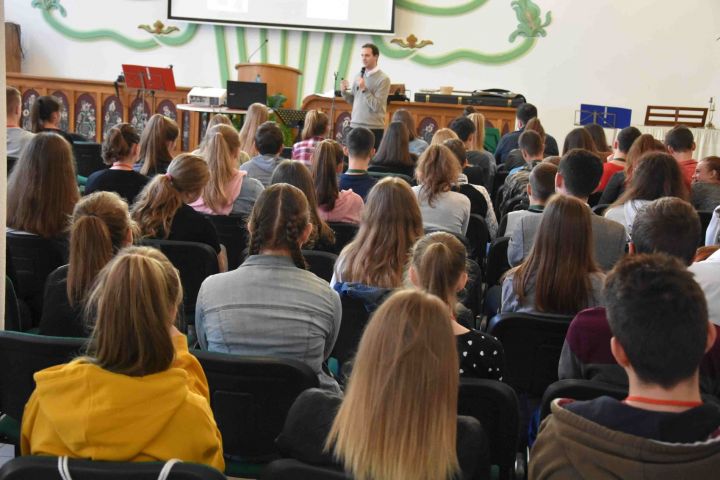 Elkezdődött a konfirmációs felkészítő Elkezdődött a konfirmációs felkészítő