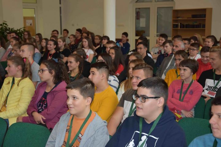 Elkezdődött a konfirmációs felkészítő