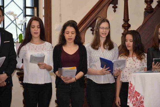 Ifisek bemutatkozása az istentiszteleten Ifisek bemutatkozása az istentiszteleten