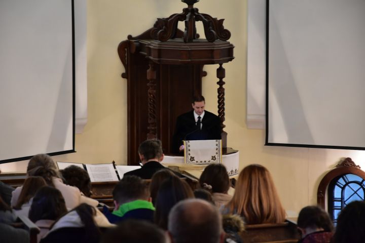 Nagypénteki passiós istentisztelet Nagypénteki passiós istentisztelet