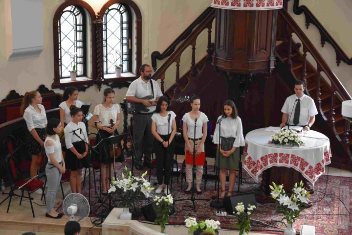 Ifjúsági istentisztelet Nyíregyházán