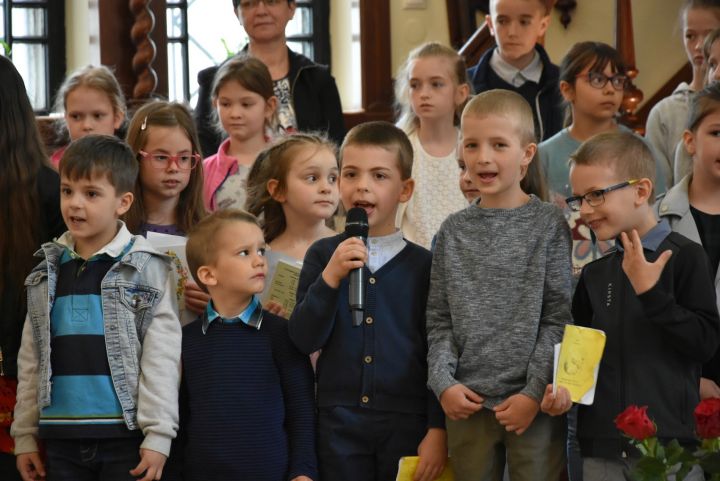 Az édesanyákat köszöntötték gyermekeink