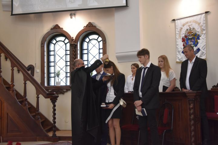 Felnőttek keresztelője és konfirmációja Felnőttek keresztelője és konfirmációja