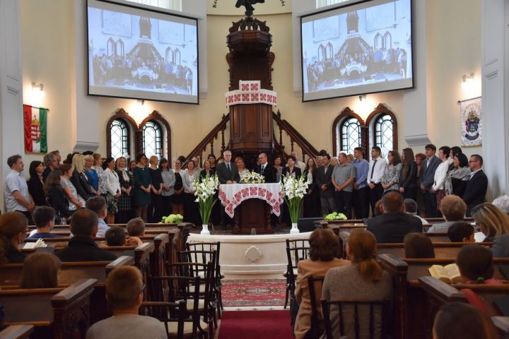 A református iskola pedagógusait köszöntöttük