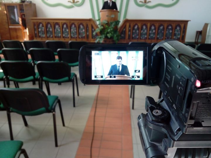 Online istentiszteleteket tartunk