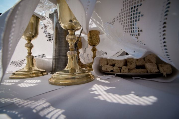 Ajánlás krízishelyzetben a kommunikációs eszközökkel közvetített istentiszteletekről